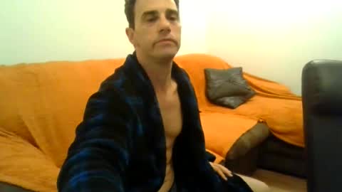 showherenow online show from January 17, 6:29 am