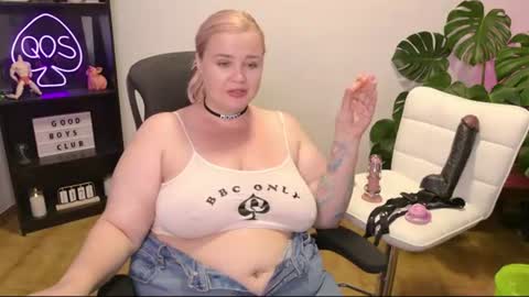 Mimi   online show from June 17, 4:19 pm