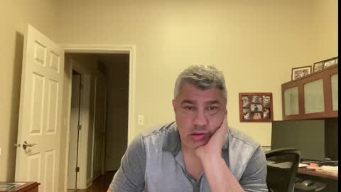 Snapshot of showmet chatting on September 18, 11:51 pm Chicago Guy online show from September 18, 11:51 pm