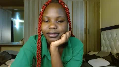 Snapshot of shugahnash chatting on December 4, 2:42 am nash online show from December 4, 2:42 am