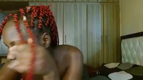 Snapshot of shugahnash chatting on December 5, 5:39 pm nash online show from December 5, 5:39 pm