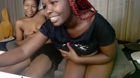 Snapshot of shugahnash chatting on December 10, 7:32 pm nash online show from December 10, 7:32 pm