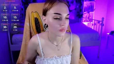 Snapshot of shuhuameow chatting on October 26, 4:46 pm Emly online show from October 26, 4:46 pm