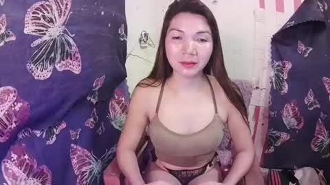 Snapshot of shujine683081 chatting on December 15, 2:37 pm juss online show from December 15, 2:37 pm