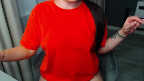 Snapshot of shy_26 chatting on December 12, 12:33 pm shy_26 online show from December 12, 12:33 pm