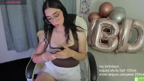 Nahomy online show from January 18, 1:52 am