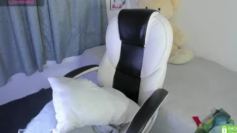 Nahomy online show from March 8, 6:10 am