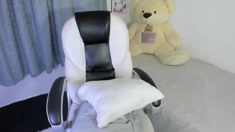 Nahomy online show from March 11, 4:54 am