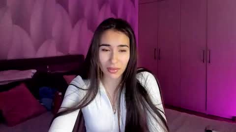 Mika online show from November 4, 1:48 am