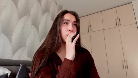 Snapshot of shy_bambiii chatting on February 16, 3:24 am Mika online show from February 16, 3:24 am