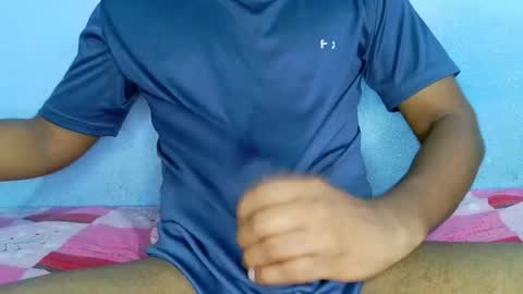 Snapshot of shy_eyes_ chatting on December 4, 2:42 am shyeyes online show from December 4, 2:42 am