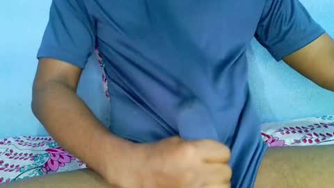 Snapshot of shy_eyes_ chatting on December 23, 2:56 am shyeyes online show from December 23, 2:56 am