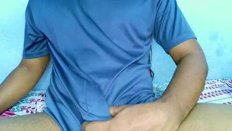 Snapshot of shy_eyes_ chatting on January 25, 4:35 pm shyeyes online show from January 25, 4:35 pm