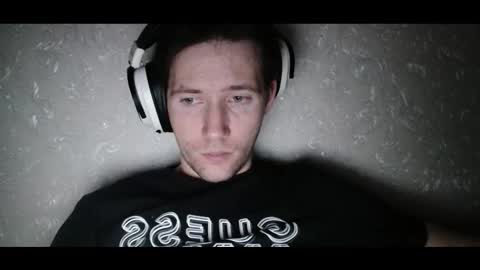 Snapshot of shy_matthew chatting on September 18, 1:18 am Matthew online show from September 18, 1:18 am