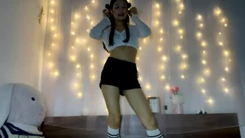 shy_pink_doll online show from May 23, 4:11 pm
