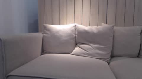 shy_schoolgirl_ online show from February 18, 4:37 pm