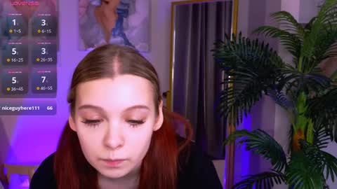 Aisha online show from April 21, 2:12 pm