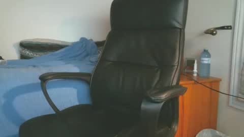 shyboyhugecum2020 online show from September 29, 2:27 am