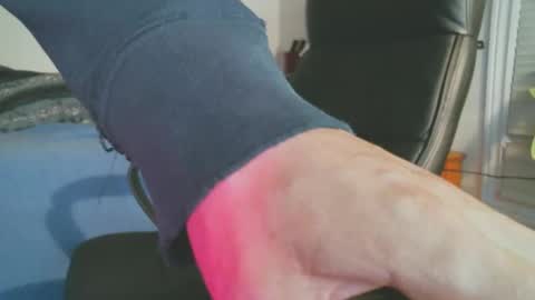 shyboyhugecum2020 online show from October 2, 2:29 am