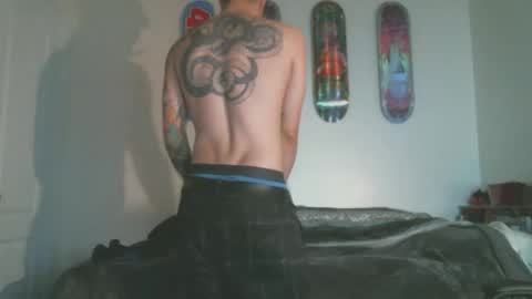 shyboyhugecum2020 online show from March 7, 5:59 am