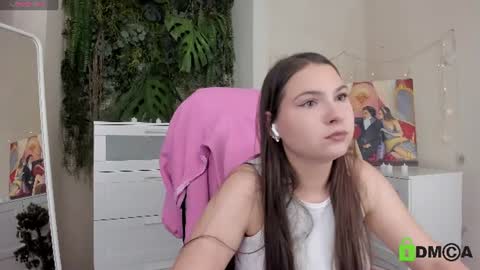 Snapshot of shycherry_ chatting on June 25, 9:58 am shycherry_ online show from June 25, 9:58 am