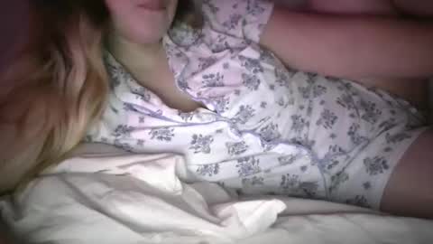 Elyse online show from November 21, 3:05 am