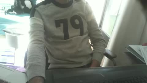 Snapshot of shyfrenchcock chatting on December 20, 10:38 am shyfrenchcock online show from December 20, 10:38 am