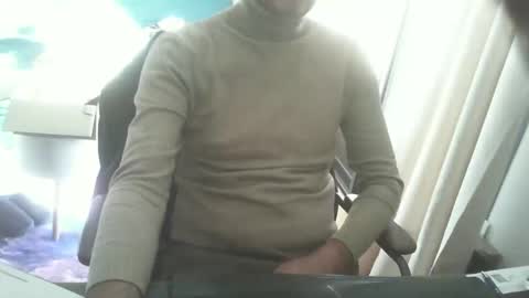 Snapshot of shyfrenchcock chatting on January 17, 11:27 am shyfrenchcock online show from January 17, 11:27 am