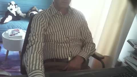 Snapshot of shyfrenchcock chatting on October 28, 3:47 pm shyfrenchcock online show from October 28, 3:47 pm