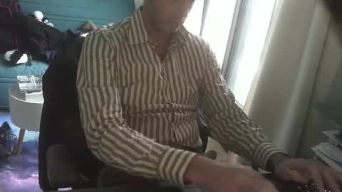 Snapshot of shyfrenchcock chatting on October 29, 2:30 pm shyfrenchcock online show from October 29, 2:30 pm