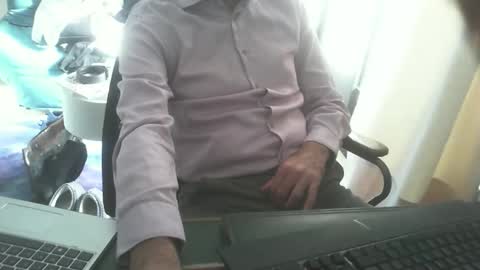 Snapshot of shyfrenchcock chatting on November 10, 10:58 am shyfrenchcock online show from November 10, 10:58 am