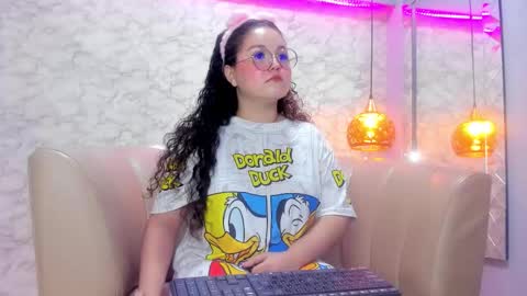 Snapshot of shylysweet chatting on September 30, 5:23 am Shyly online show from September 30, 5:23 am