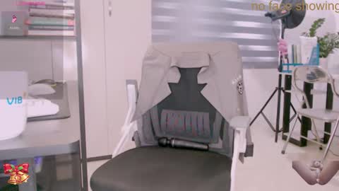 Snapshot of shyn_22 chatting on December 15, 4:50 am shyn_22 online show from December 15, 4:50 am