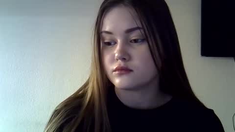 Snapshot of shynesssi chatting on February 4, 4:50 pm shynesssi online show from February 4, 4:50 pm