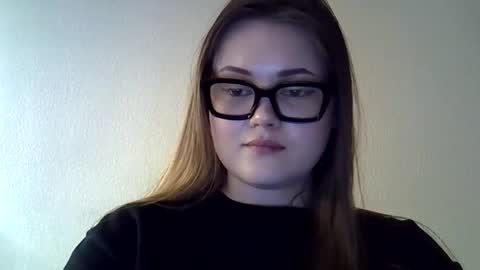 Snapshot of shynesssi chatting on February 4, 7:55 pm shynesssi online show from February 4, 7:55 pm