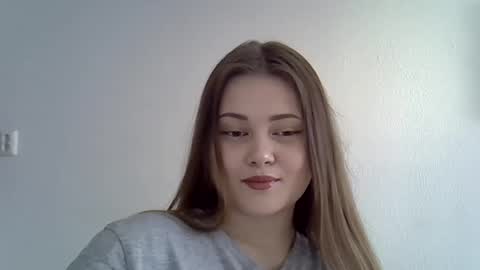 Snapshot of shynesssi chatting on February 7, 7:40 am shynesssi online show from February 7, 7:40 am