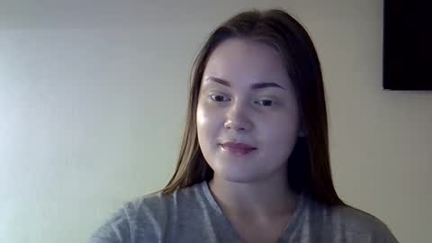 Snapshot of shynesssi chatting on February 8, 9:57 pm shynesssi online show from February 8, 9:57 pm