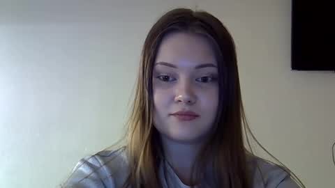 Snapshot of shynesssi chatting on February 16, 8:00 pm shynesssi online show from February 16, 8:00 pm