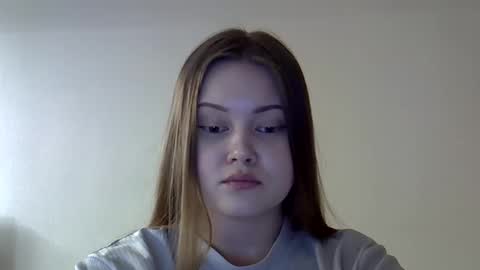 Snapshot of shynesssi chatting on February 18, 12:15 am shynesssi online show from February 18, 12:15 am