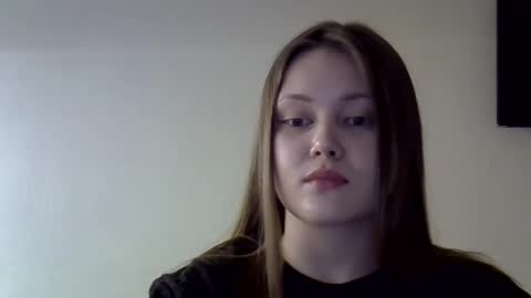 Snapshot of shynesssi chatting on February 26, 2:15 am shynesssi online show from February 26, 2:15 am
