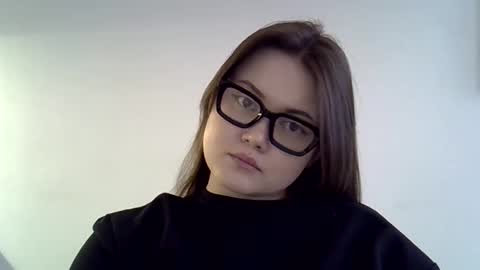 Snapshot of shynesssi chatting on March 5, 8:21 am shynesssi online show from March 5, 8:21 am
