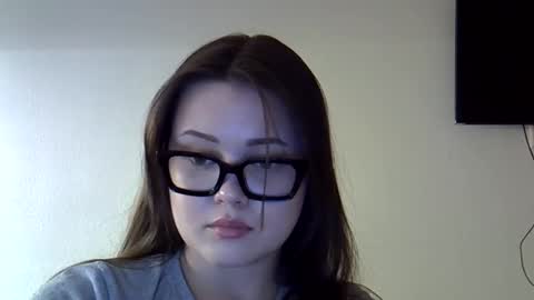 Snapshot of shynesssi chatting on March 5, 8:53 pm shynesssi online show from March 5, 8:53 pm