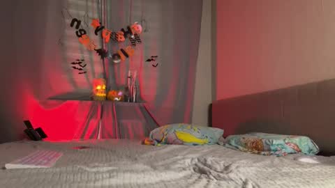 Amelia online show from October 29, 7:15 pm