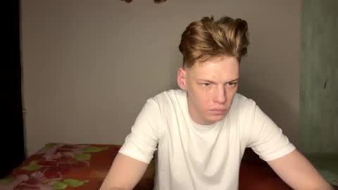 Snapshot of shyredstar chatting on December 20, 12:05 pm Tom and Betty online show from December 20, 12:05 pm