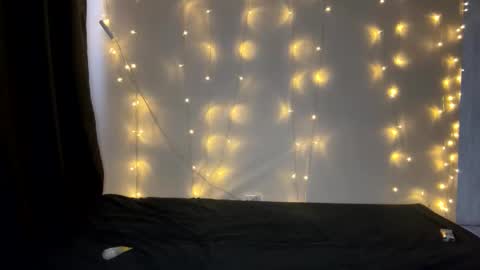 Snapshot of shyredstar chatting on January 6, 9:30 am Tom and Betty online show from January 6, 9:30 am