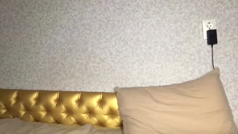 Snapshot of shyredstar chatting on February 4, 3:36 pm Tom and Betty online show from February 4, 3:36 pm