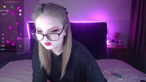 Snapshot of shysweetrish chatting on June 9, 12:00 am shysweetrish online show from June 9, 12:00 am