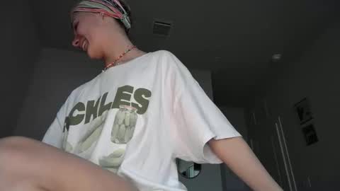 shypetitebaby online show from November 17, 4:35 pm