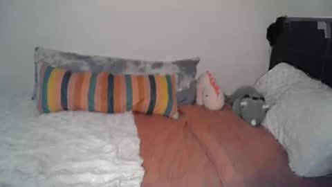 shypetitebaby online show from March 18, 5:16 pm