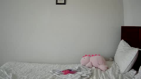 shypetitebaby online show from June 16, 7:05 pm